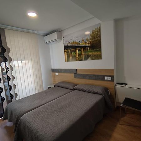 Hostal Rioja Condestable Logrono Exterior photo